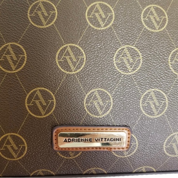 Adrienne Vittadini Signature Collection Tote - Picture 2 of 7